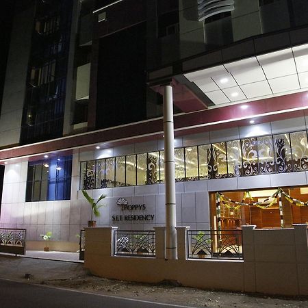 מלון קומבאקונאם Poppys S.E.T Residency מראה חיצוני תמונה