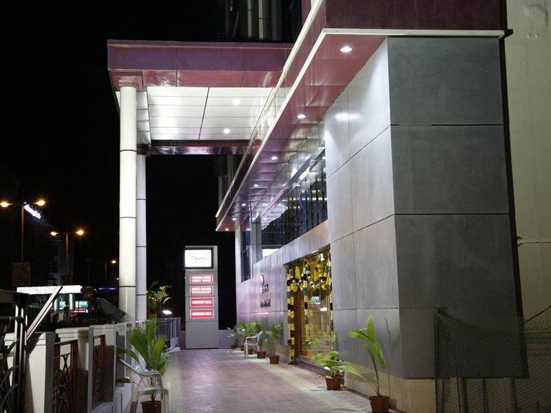 מלון קומבאקונאם Poppys S.E.T Residency מראה חיצוני תמונה