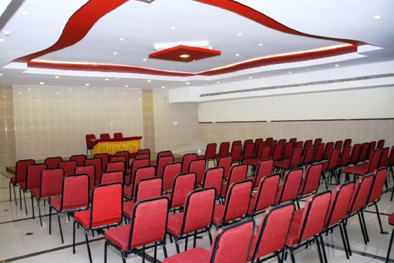 מלון קומבאקונאם Poppys S.E.T Residency מראה חיצוני תמונה